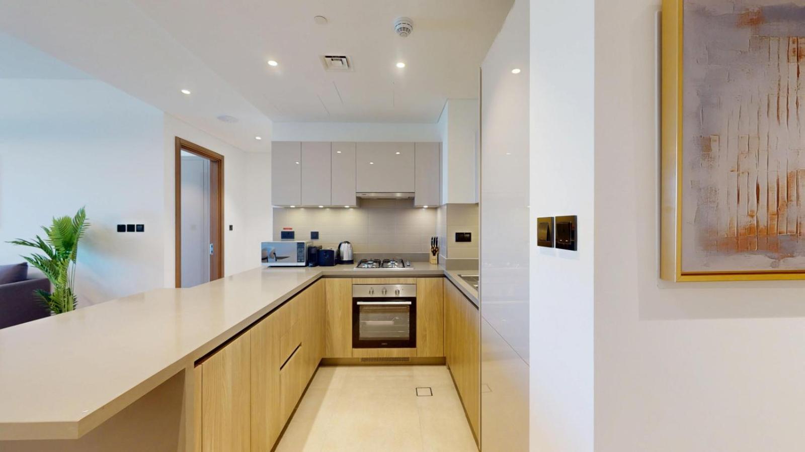 Waves Grande - One Bedroom With View * Dubai